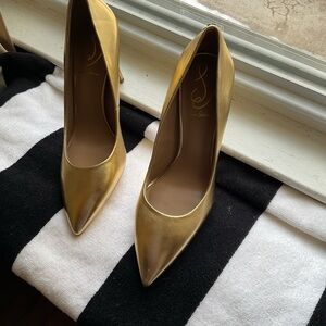 Sam Edelman Gold Pointed Heels